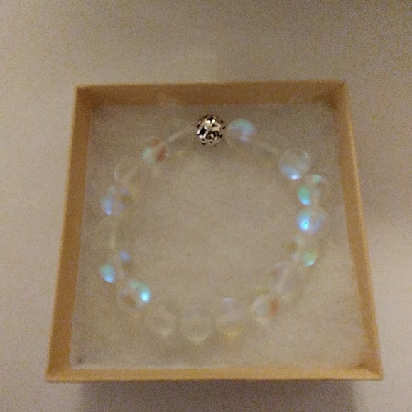 White Moonstone Bracelet - Picture 4 of 8